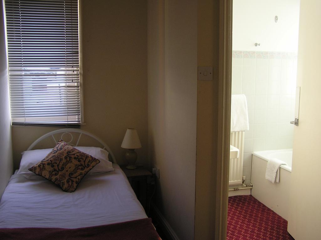 Cadogan Hotel Newmarket  Esterno foto